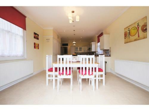 Apartamento Amazing 3-bedroom Garden Flat For 6 In Ealing