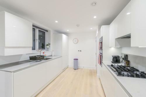 Fabulous Stay In Modern Apartment - West London Luxury