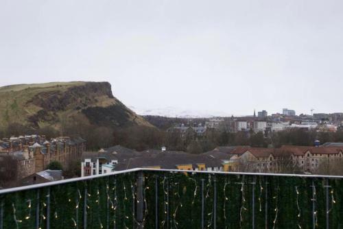 3 Bedroom Apartment With Private Roof Terrace Accommodates 8