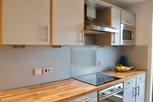 3 Bedroom Apartment With Private Roof Terrace Accommodates 8