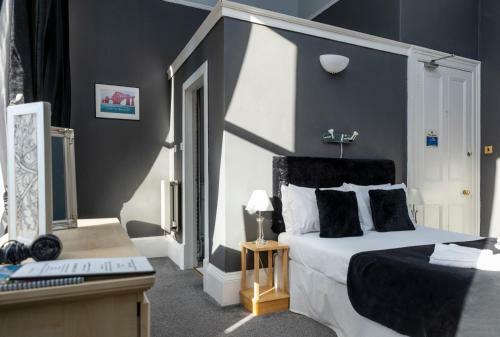 Hostal Claremont Guesthouse