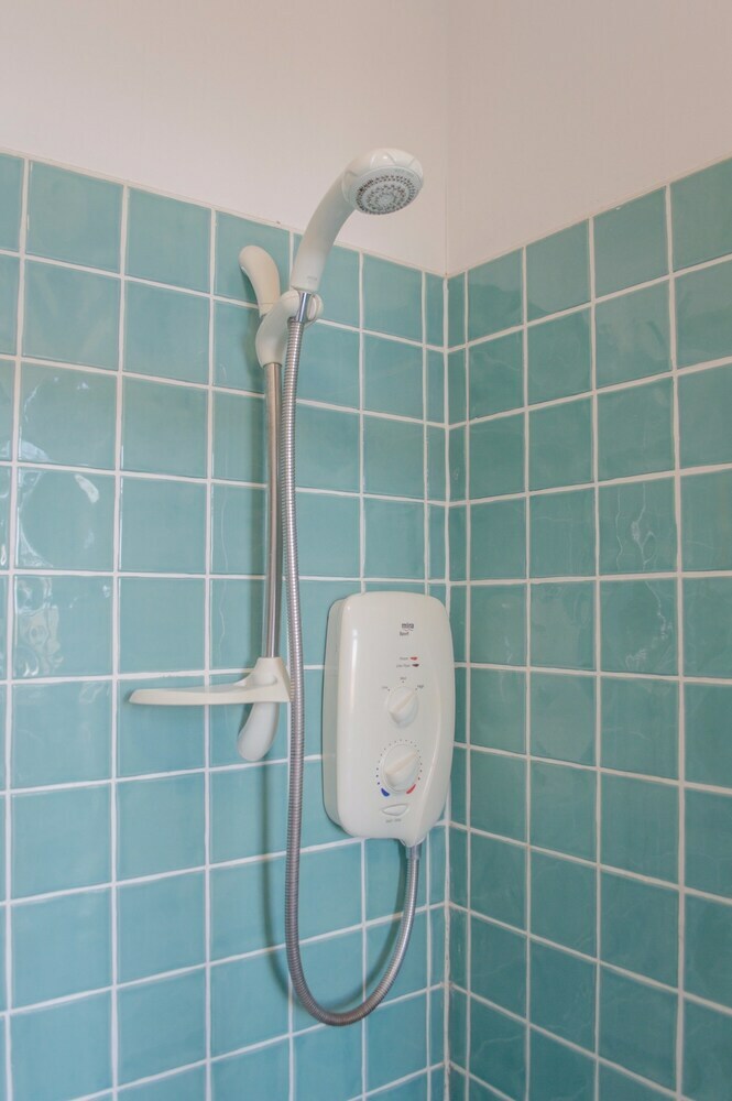 1 Bedroom Apartment Overlooking Park
