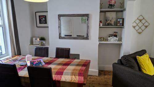 Apartamentos Regal House Exeter