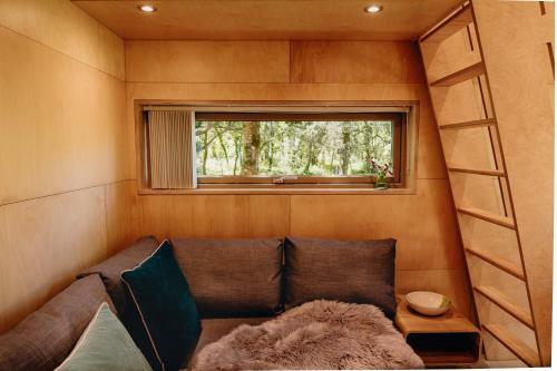 Lakeside Lodge