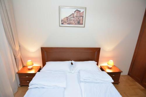 Hostal Rooms Dobrotski Dvori