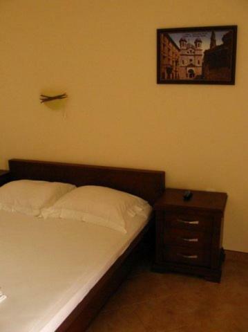 Hostal Rooms Dobrotski Dvori
