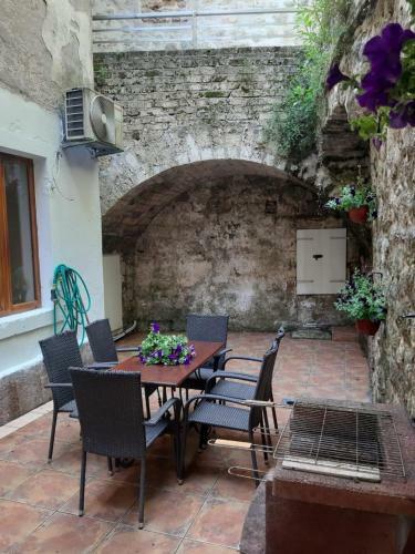 Kotor Emerald Apartments