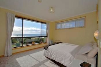 Aparthotel Bicheno's Ocean View Retreat