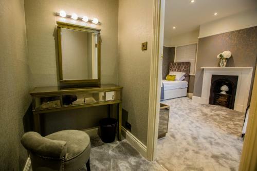 Hotel Vaulty Manor