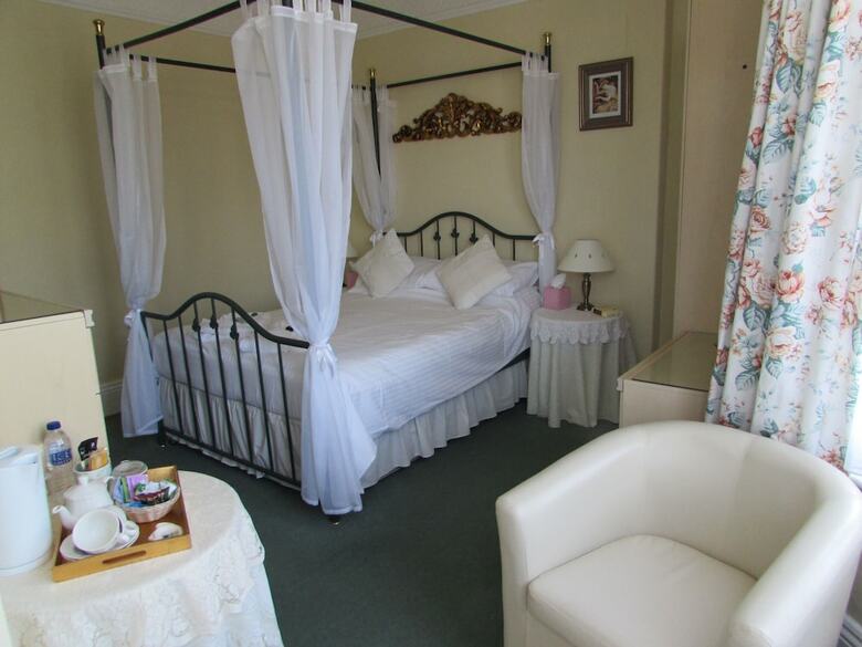Hostal Birchwood House