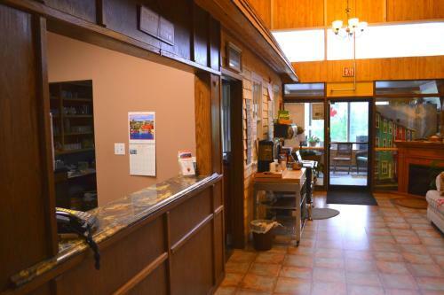 Silverwood Inn Bay Roberts Hotel
