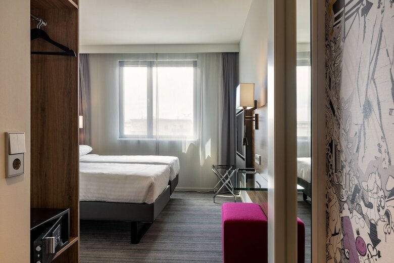 Hotel Moxy Edinburgh Airport