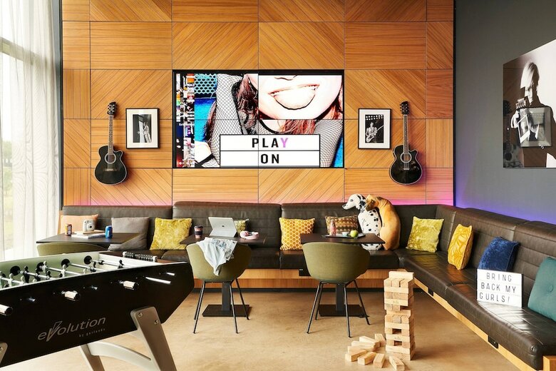 Hotel Moxy Edinburgh Airport