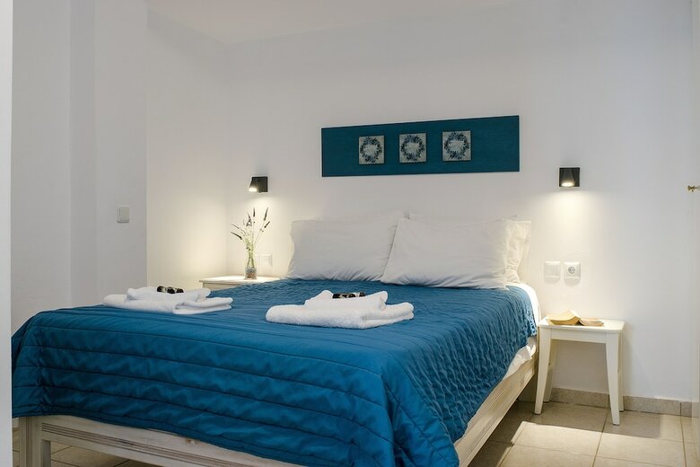 Meli Apartments & Villas