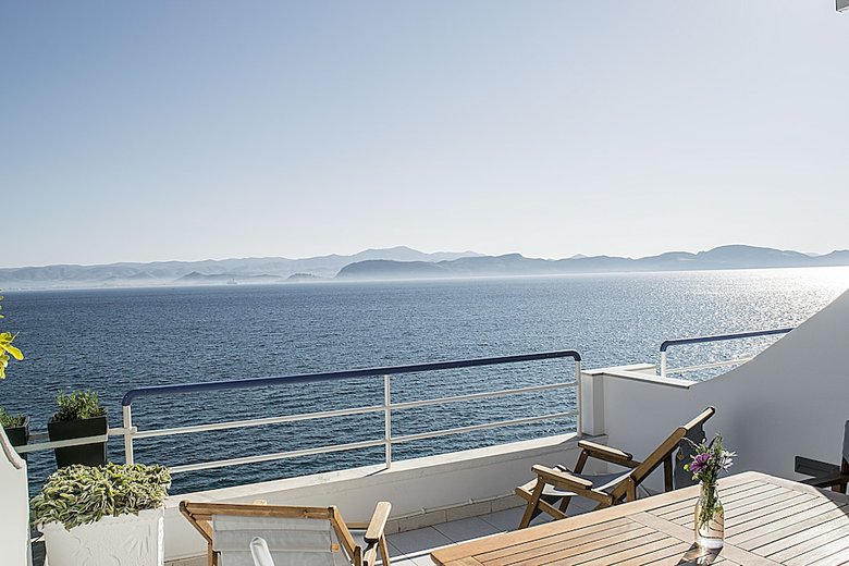 Meli Apartments & Villas