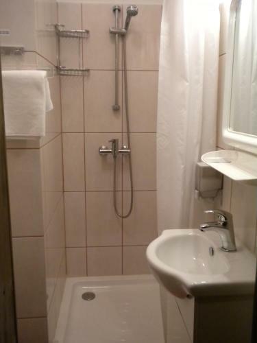 Hostal Pensiunea Lelila Inn