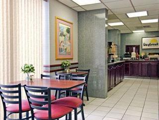 Hotel Days Inn East