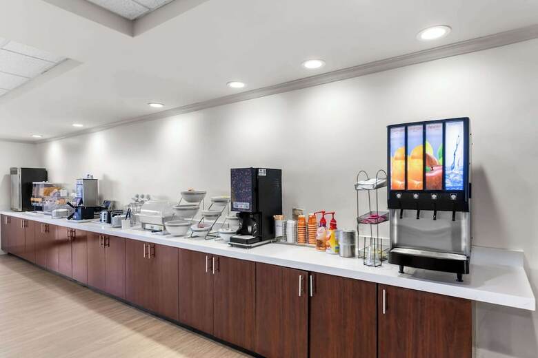 Hotel Comfort Suites Airport - Austin