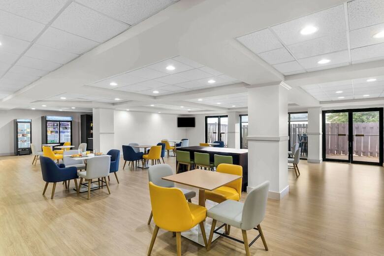Hotel Comfort Suites Airport - Austin