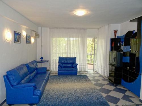 Club Topaz Apartments