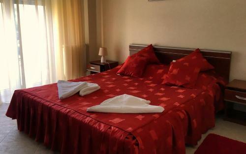 Club Topaz Apartments