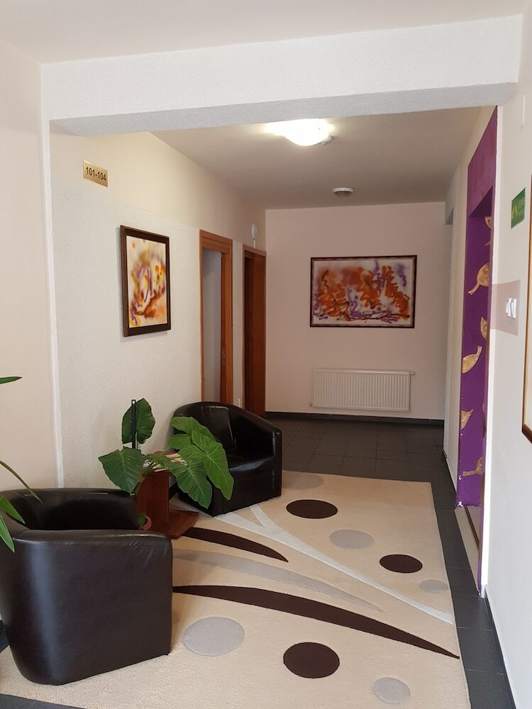 Tranzzit Hotel