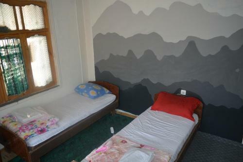 Canal Hostel