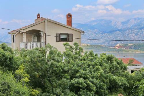 Apartment Sea And Mountain