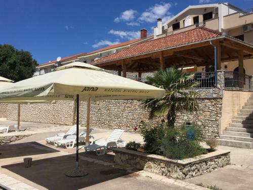 Apartments Tisno