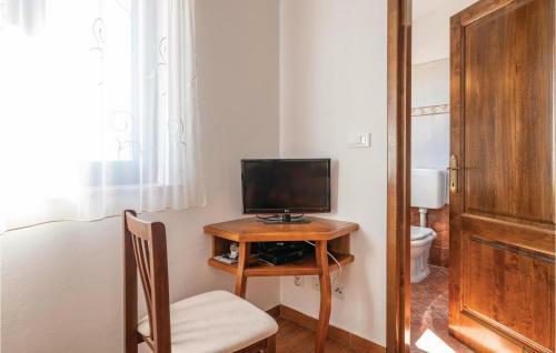 Four-bedroom Holiday Home In Orihi