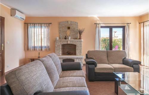 Four-bedroom Holiday Home In Orihi