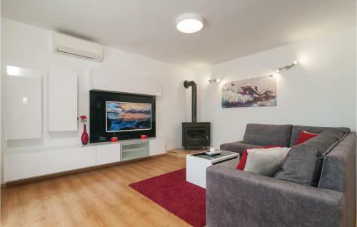 Three-bedroom Holiday Home In Seoca