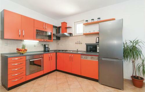 Three-bedroom Holiday Home In Seoca