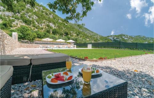 Three-bedroom Holiday Home In Seoca