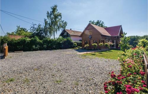 Four-bedroom Holiday Home In Velika Buna