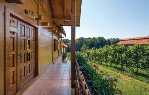 Four-bedroom Holiday Home In Velika Buna