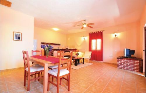 Holiday Home Mali Iz 40