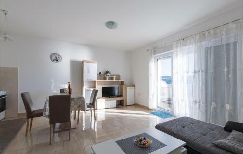 One-bedroom Apartment Klek With Sea View 02