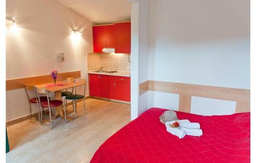 Holiday Home Klek 398