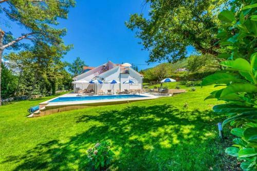Mihatovici Villa Sleeps 8 Pool Air Con Wifi