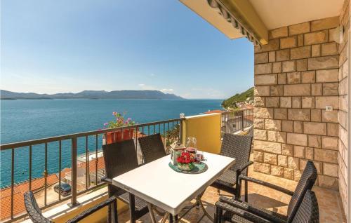 Three-bedroom Apartment In Komarna