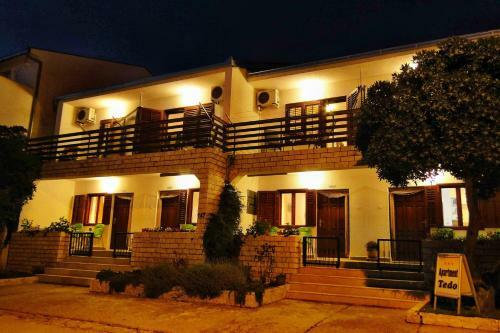 Holiday Home Apartment Tedo
