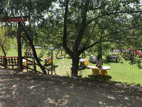 Hostal Pensiunea Trei Ponei