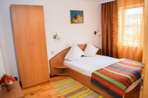 Hostal Pensiunea Colt De Munte