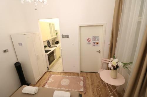 Real Apartments Wessel�nyi