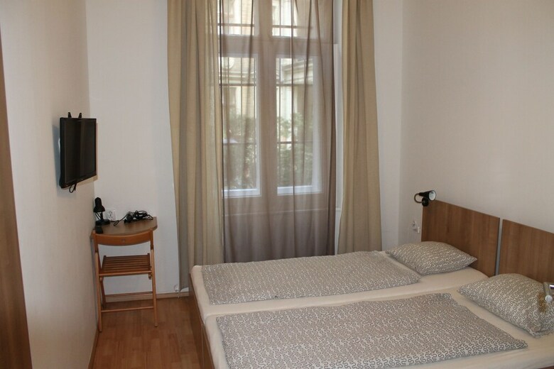 Hostal Omega Guesthouse Budapest