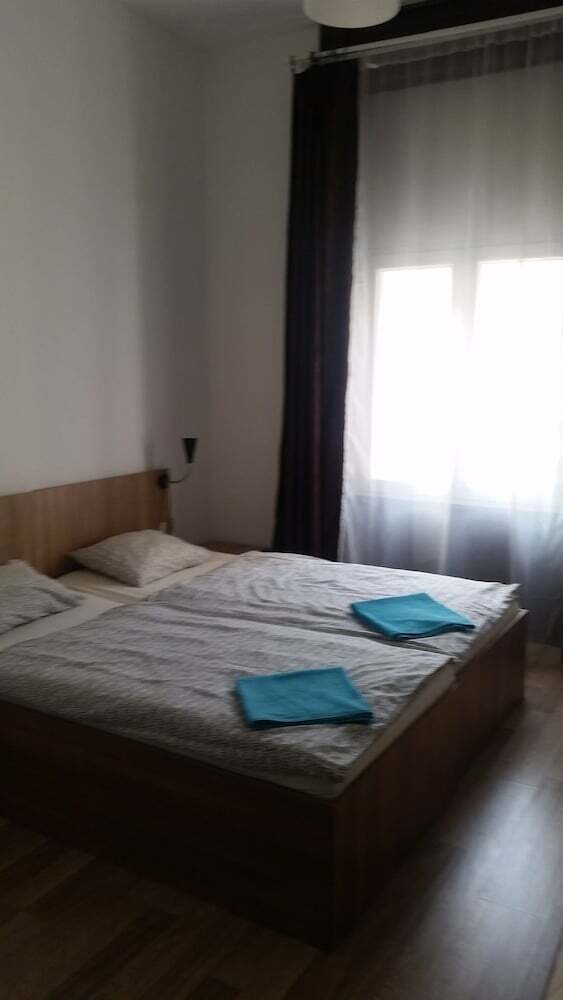Hostal Omega Guesthouse Budapest