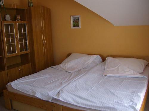 Apartment In Fonyod/balaton 35365