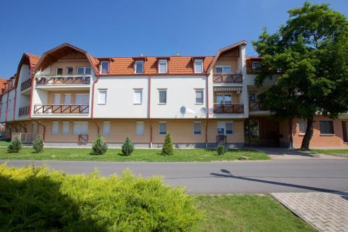 Zoli Apartmanok-timi K�lcsey 34-36