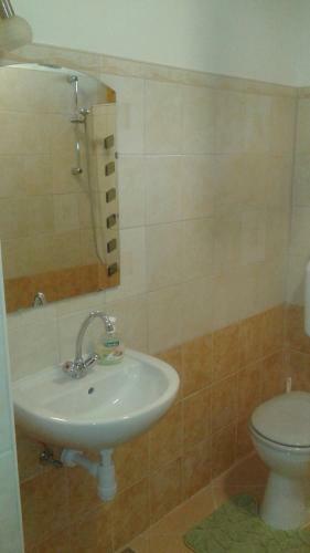Hostal Elizabeth Vend�gh�z